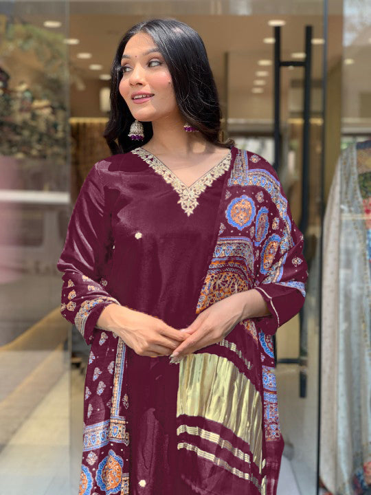 Zardoshi Vibes Kurta Set